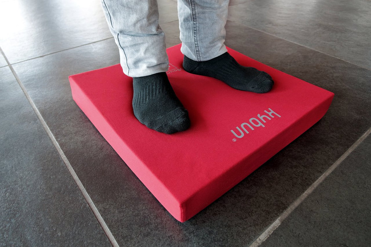 kybun | Elastisch-federnde Aktiv-Stehmatte | Bordeaux | 46x46cm | Stärke: 6cm | Swiss made