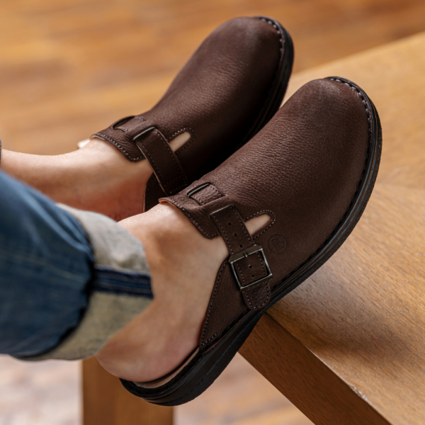 Berkemann / Modell: Max / Mokka Fettnubuk / Leisten: Biel / Art: 05708-437 / Herren Clogs