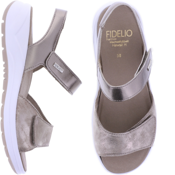 **Fidelio Hawaii in Ambra Metallic – Stilvoller Komfort trifft innovative Fußfreundlichkeit**  Entdecken SIE mit der **Fidelio Sandale Hawaii** in der edlen Farbe **Ambra Metallic** eine raffinierte Verbindung aus modischer Ausstrahlung und durchdachter F